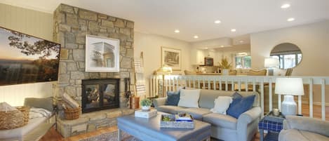 Televisión, chimenea