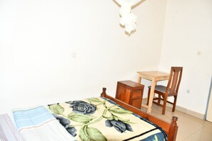 1 bedroom, in-room safe, iron/ironing board, free WiFi