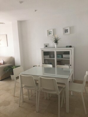 تناول الطعام