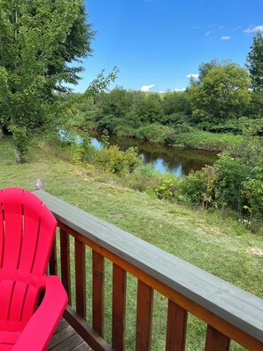 Property grounds - Relax on the River Philip! (Oxford Junction)