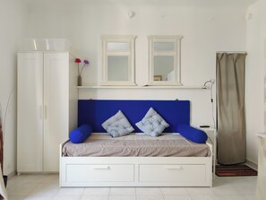Basic Apartment | 1 bedroom, iron/ironing board, free WiFi - Bligny 42-1 (Milan)