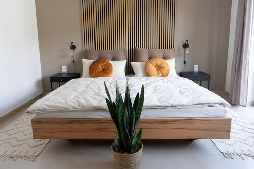 Sunrise Suite | Modern oasis of well-being