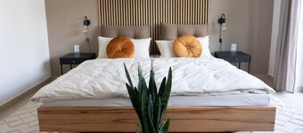 Sunrise Suite | Modern oasis of well-being