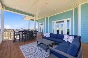 Outdoor dining - Welcome to Rock Lobster! (St. George Island)