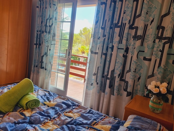 8 chambres, Wi-Fi, literie fournie