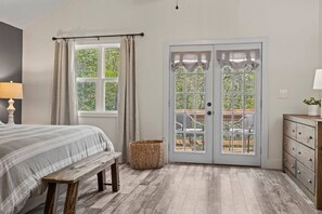 3 Schlafzimmer, Schreibtisch, Bügeleisen/Bügelbrett, Reisekinderbett