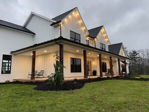 المنشأة من الخارج