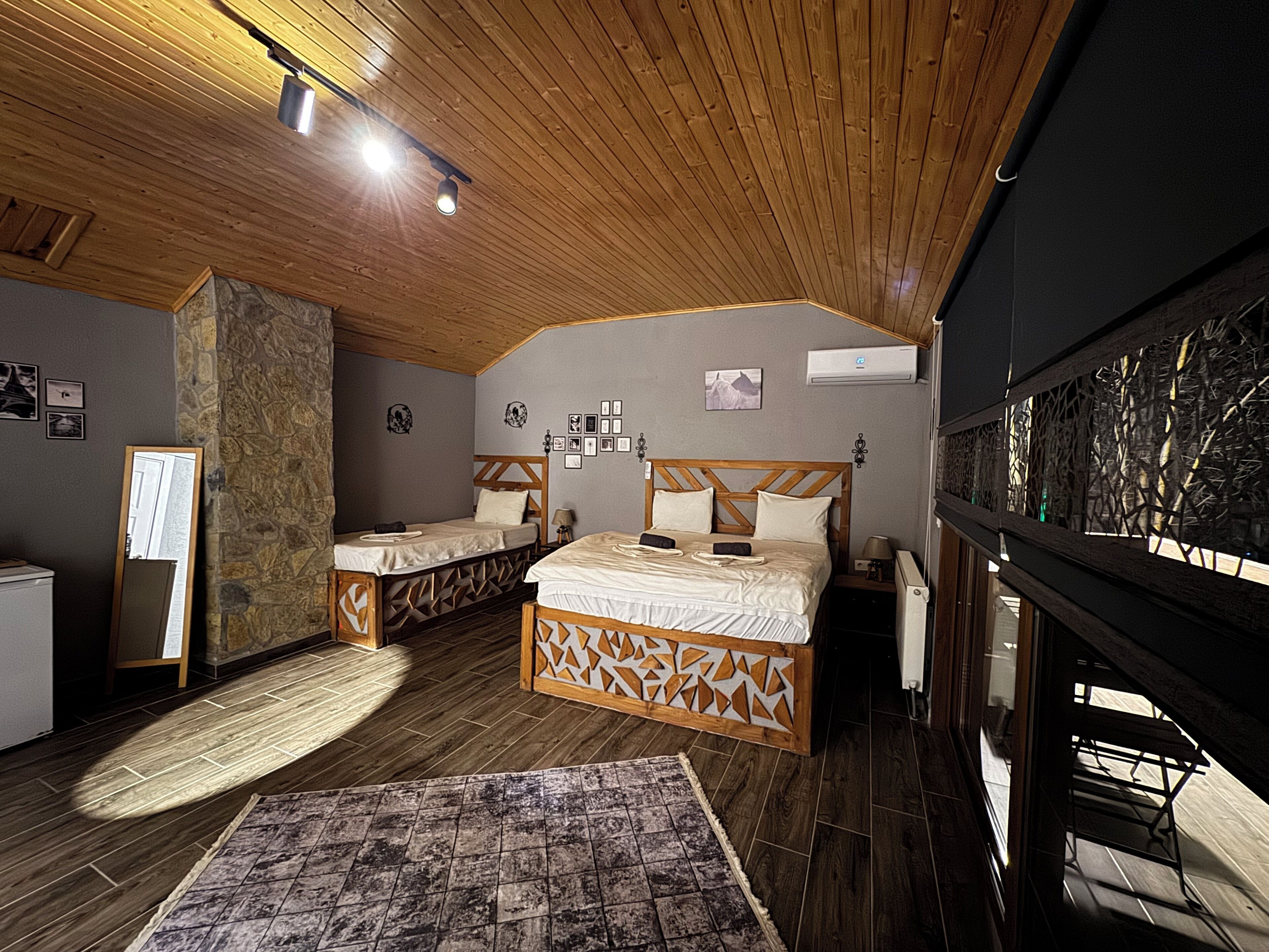 208 - Deluxe Jakuzili Nehir Manzarali | Premium bedding, minibar, individually decorated, individually furnished