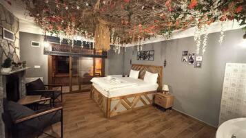 106 - Deluxe Jakuzili Somineli Bahce Manzarali | Hochwertige Bettwaren, Minibar, individuell dekoriert