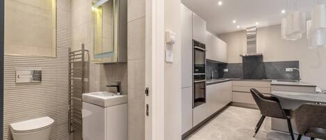 公寓 | 私人廚房 | 電冰箱、微波爐、烤箱、爐台