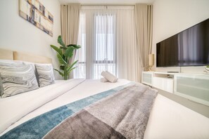 1 bedroom, in-room safe, iron/ironing board, free WiFi