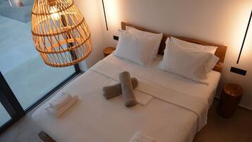 2 bedrooms, iron/ironing board, travel cot, free WiFi