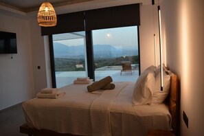 2 bedrooms, iron/ironing board, travel cot, free WiFi - Niki Cretan Exclusive Villas (Faistos)