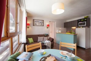 Dining - 300m from shops, sauna, hammam, parking, tv, ski locker, 28m², Val Cenis (Val Cenis)