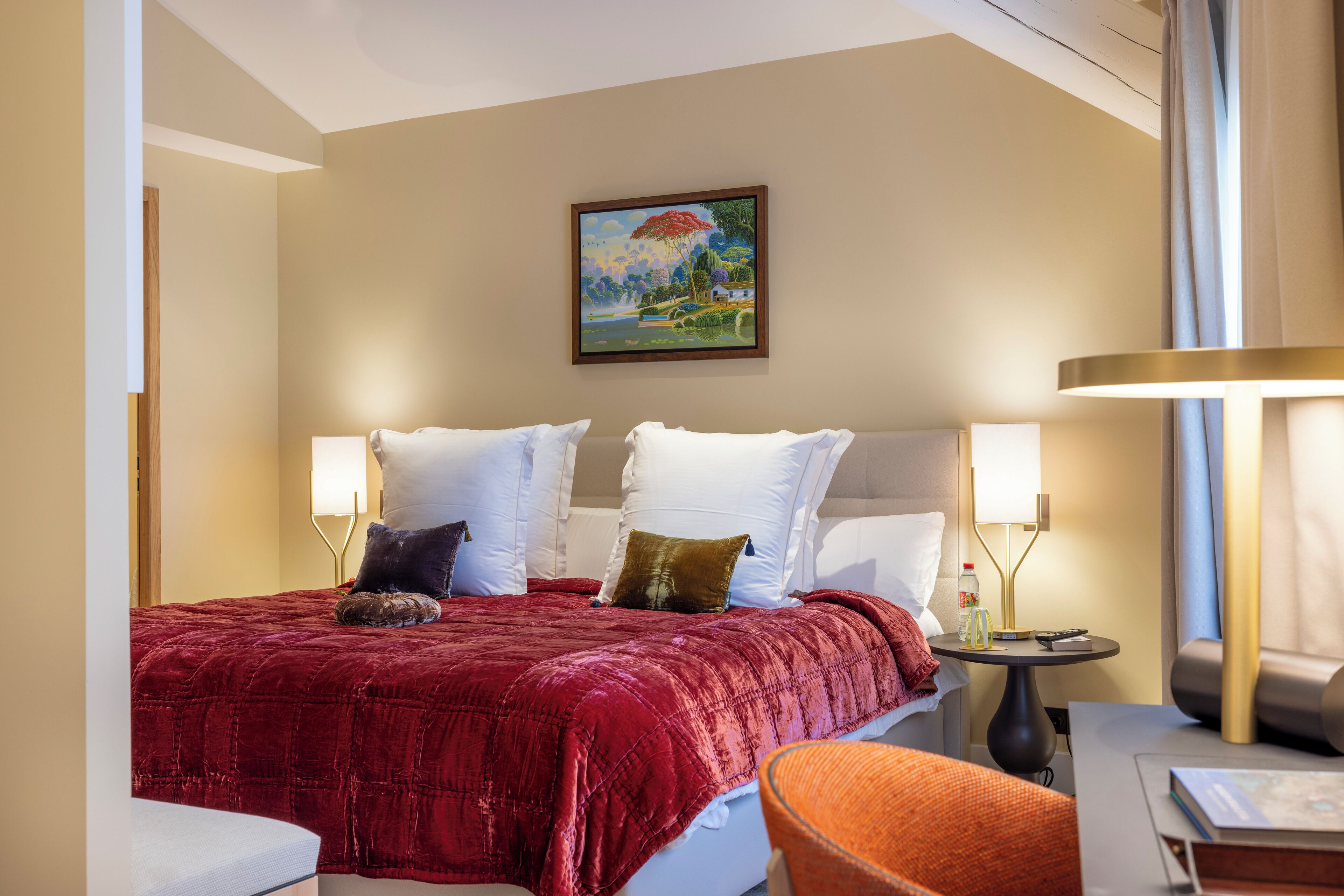 Junior Suite | 1 bedroom, minibar, in-room safe, desk