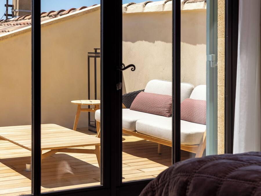 Luxury Suite | 1 bedroom, minibar, in-room safe, desk