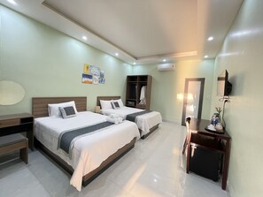 Minibar, in-room safe, desk, laptop workspace - Hy Vien boutique Garden & Swimming pool (Hue)