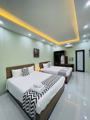 Family Double Room | 1 bedroom, minibar, in-room safe, desk