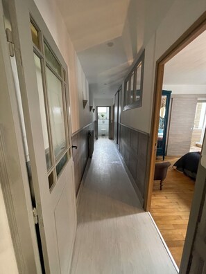 Interior - Appartement Moderne Hyper Centre Ville Médiévale (Semur-en-Auxois)