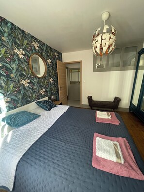 2 bedrooms, desk, iron/ironing board, travel crib - Appartement Moderne Hyper Centre Ville Médiévale (Semur-en-Auxois)