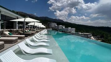 Piscina interna, piscina externa