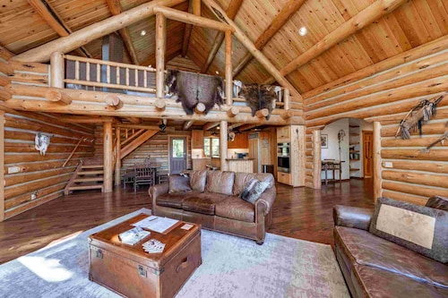 Old Trail Hideaway: 3  BR, 2  BA House in Wilson, Sleeps 9