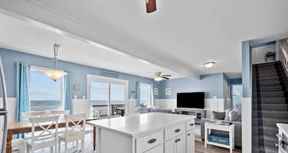 Sea Charm Beautiful Beachfront! 4 bed Oceanfront