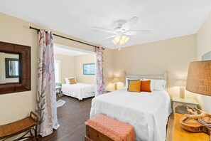 3 bedrooms, iron/ironing board, free WiFi, bed sheets - Boat Parking, Pet Friendly, Screened Porch, Private Beach Access (Cape San Blas)
