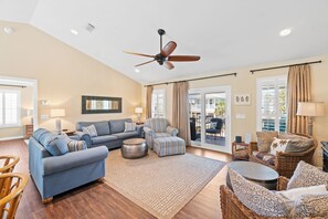 Smart TV - Boat Parking, Pet Friendly, Screened Porch, Private Beach Access (Cape San Blas)