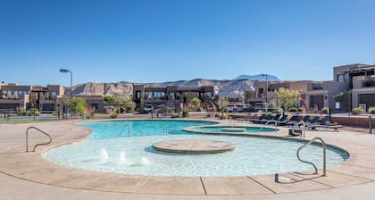 Right On Par at The Ledges Golf Club *Resort Amenities Included!