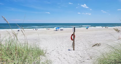 Dream On #145 - Private boat dock, short walk to the beach, dog friendly!