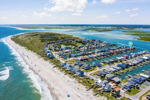 Dream On #145 - Private boat dock, short walk to the beach, dog friendly!