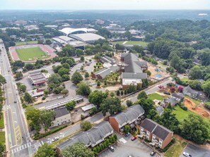 Exterior - Five Points Dawg Crib On Campus (Athens)