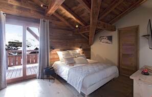 6 bedrooms, free WiFi, bed sheets - Chalet, view ski slopes, swimming pool, balcony, fireplace or stove, tv, ski locker, 300m² (Les Deux Alpes)