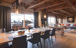 Dining - Chalet, view ski slopes, swimming pool, balcony, fireplace or stove, tv, ski locker, 300m² (Les Deux Alpes)