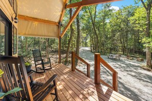 Cabin, Berbilang Katil, Kitchen, Garden View (Tree Farm Duo) | Pemandangan dari bilik