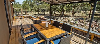 Pinewood Family Retreat House with Game Room and Pool Table