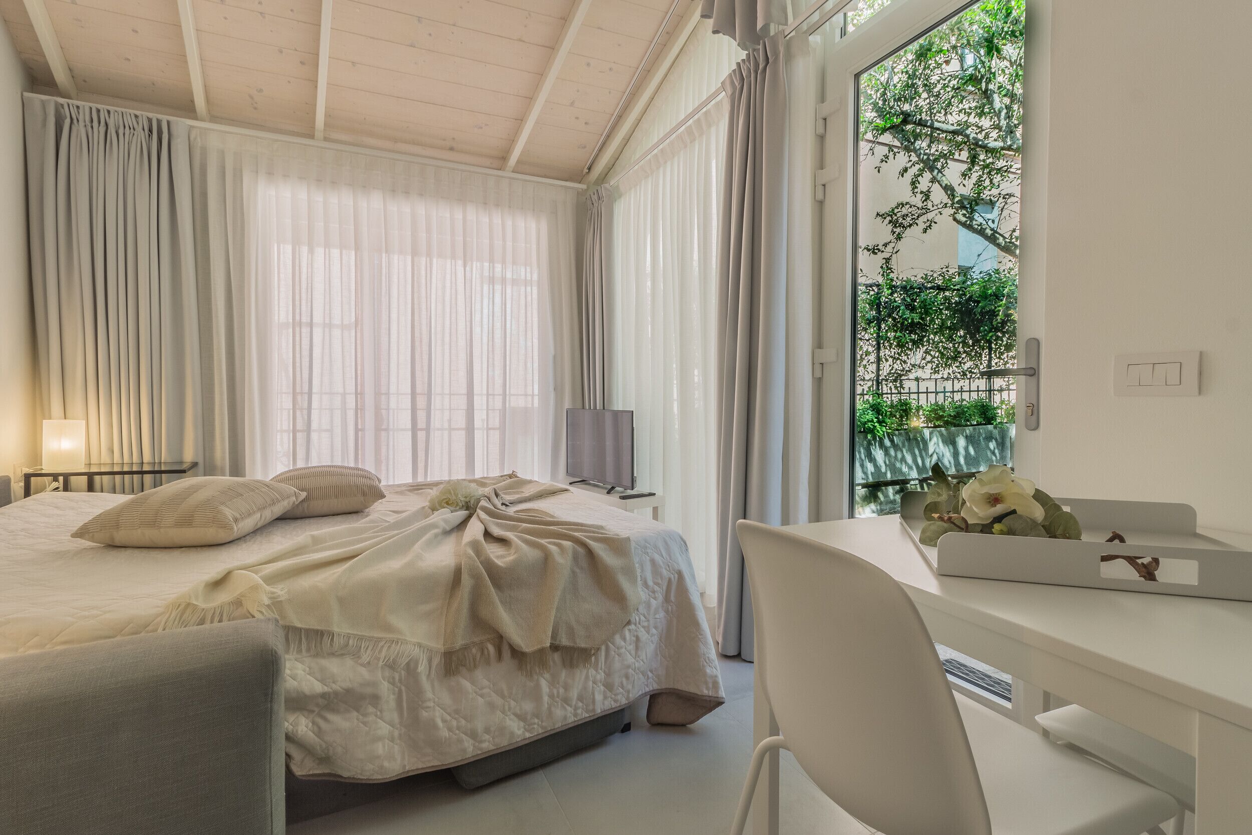 1 quarto, Wi-Fi de cortesia, roupa de cama