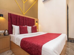 Deluxe Room | 1 bilik tidur, dilengkapkan perabot secara berasingan, meja 