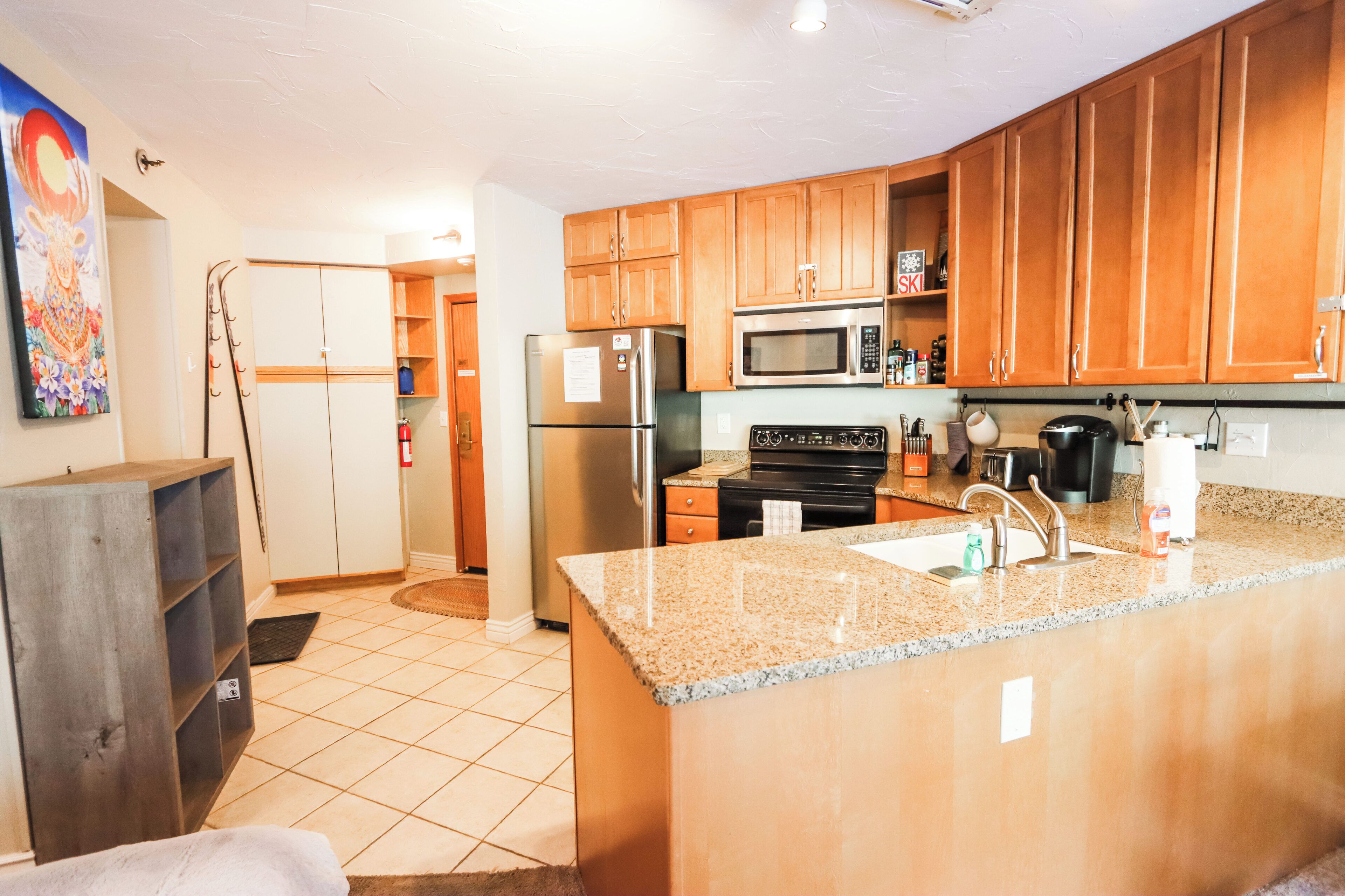 *New* Ski in/Ski out Studio | Onsite Amenities!