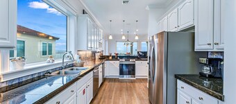 East End, Beach Front, Sleeps 14, Communal Pool & Tennis Court