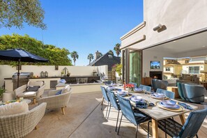 Outdoor dining - Casa Kolmar | Ocean Views in La Jolla (San Diego)