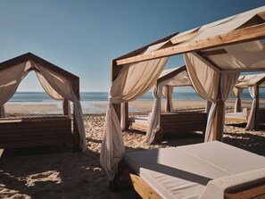 On the beach, white sand - Verdelago Resort (Castro Marim)