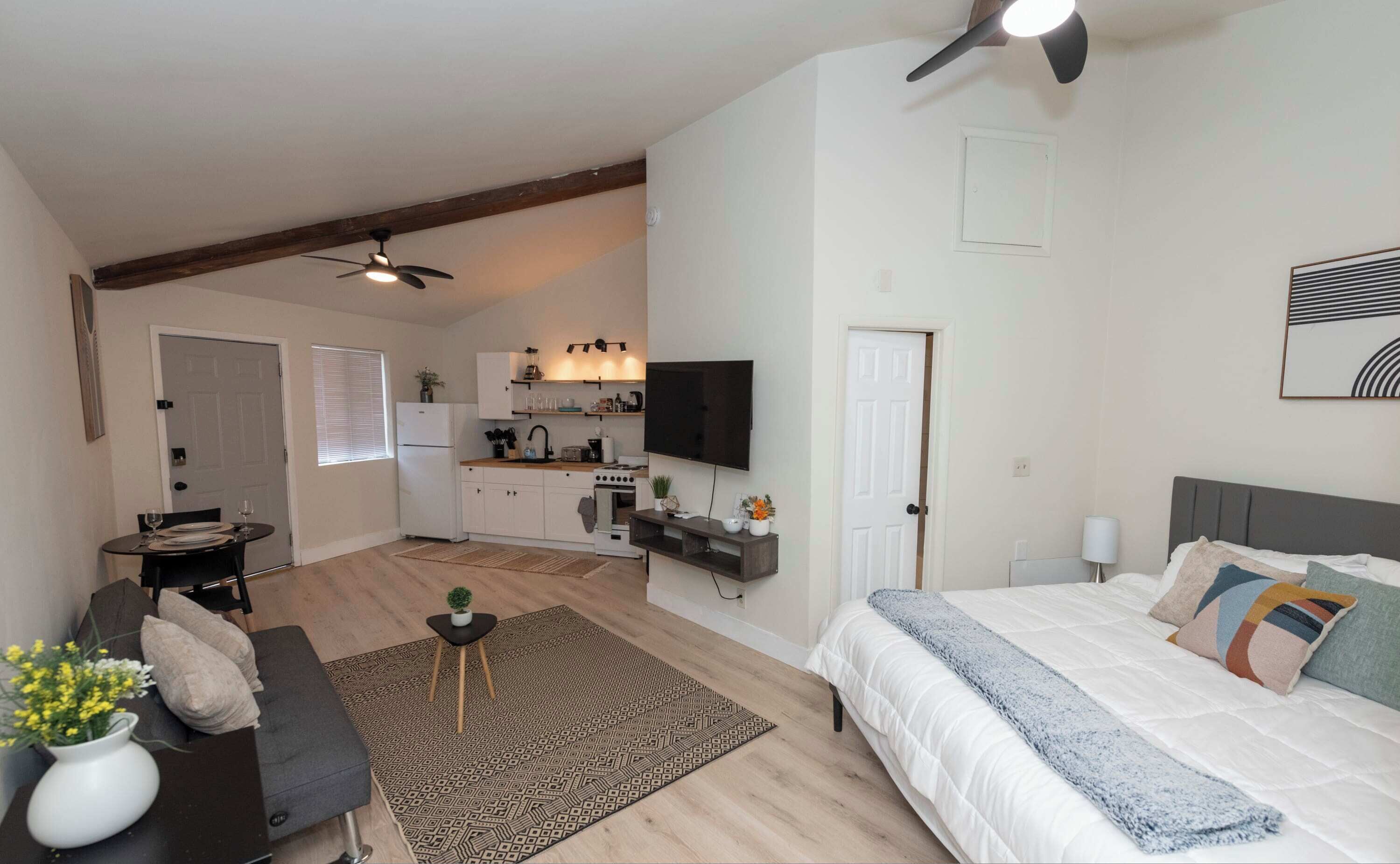 Cozy Studio Apartment Close to the Gardens