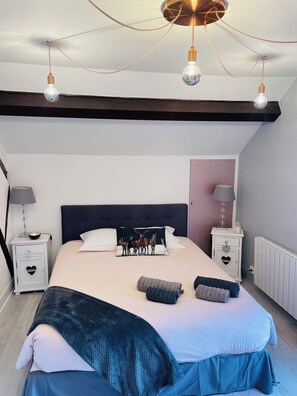 3 soverom, strykejern/-brett, reiseseng for barn og wi-fi (inkludert)