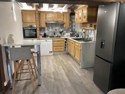 La Demeure du Cerf: 6-p cottage, pool, jacuzzi, near Beauval, Orléans, Lamotte.