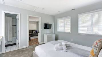 1 bedroom, iron/ironing board, WiFi, bed sheets