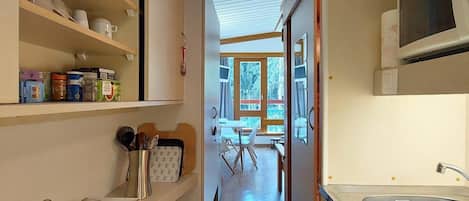 Fridge, microwave, dishwasher, coffee/tea maker