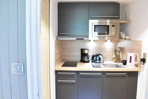 Réfrigérateur, micro-ondes, four, lave-vaisselle