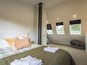 3 bedrooms, WiFi, bed sheets